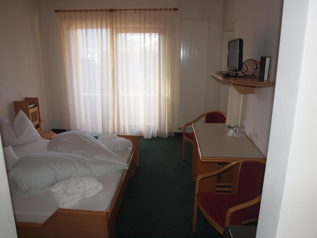 Sporthotel Rasen Niederrasen Exterior foto